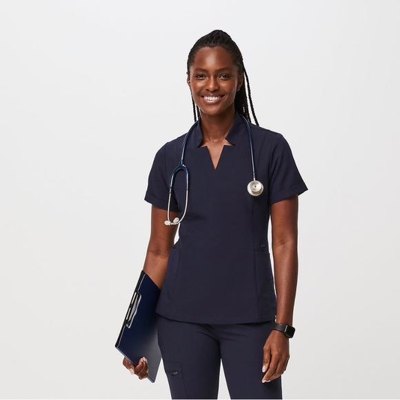 Inala scrub top in size small navy color - Picture 2 of 3